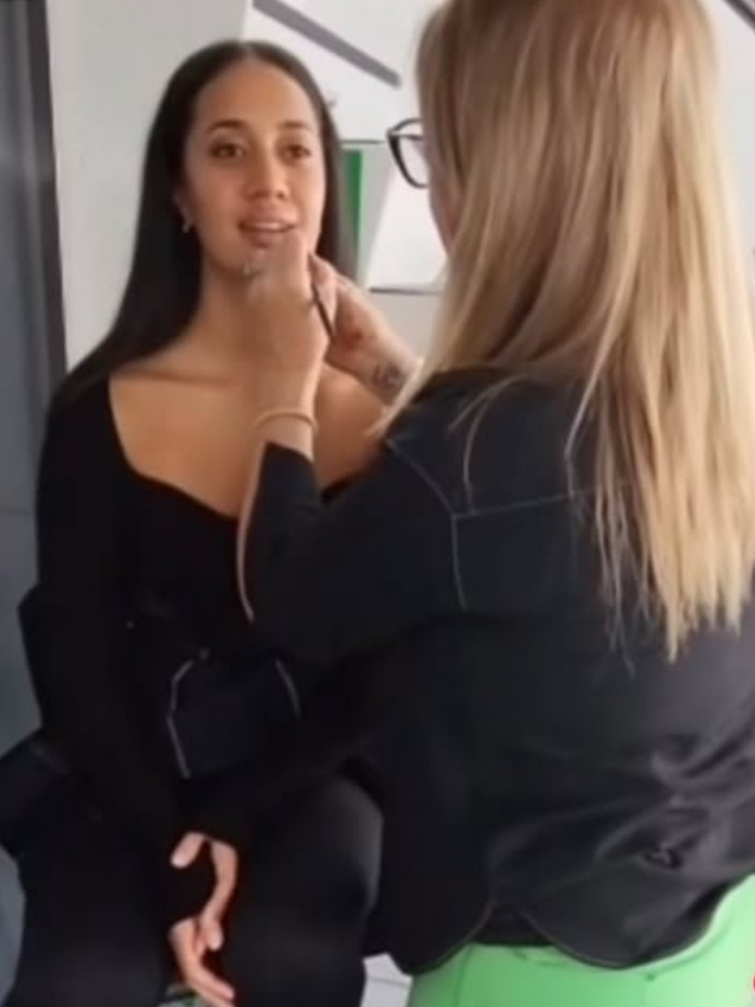 Bridal makeup business course Australia teaching how to start a bridal makeup business from home with Carmelle Watkins